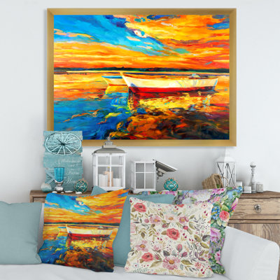 Bateaux blancs et rouges par le quai à un coucher de soleil vibrant - peinture sur toile