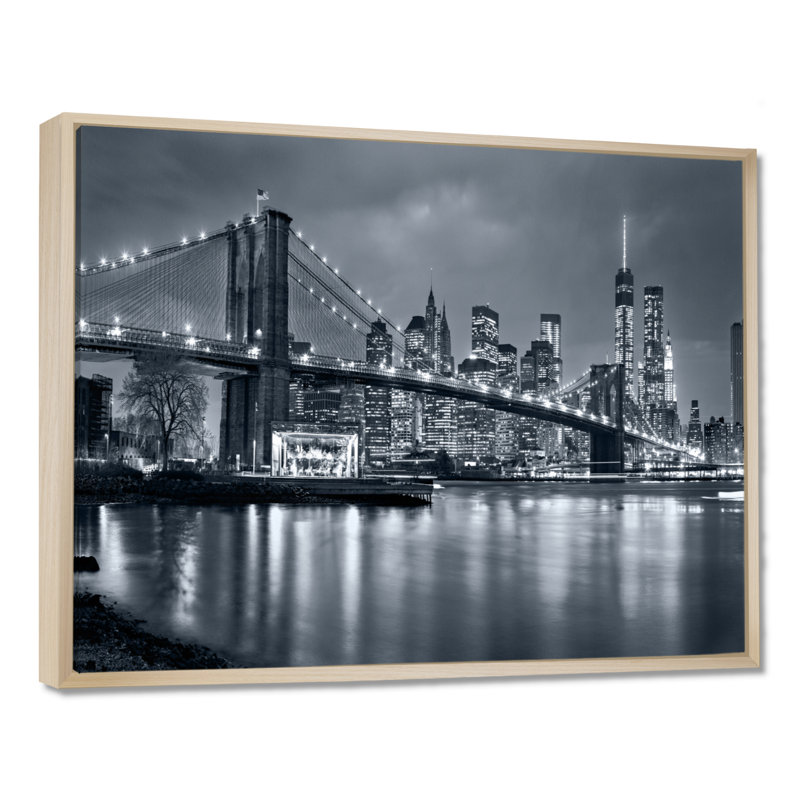 Panorama de la ville de New York la nuit, photographie sur métal, H 30 po x l 40 po, Reproduction avec cadre flottant, Maple
