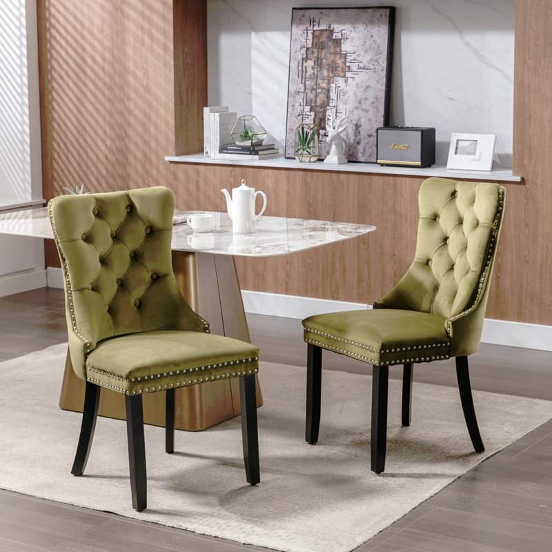 Ensemble de 2 chaises de salle à manger modernes et haut de gamme rembourrées en velours avec pieds en bois et garniture cloutée