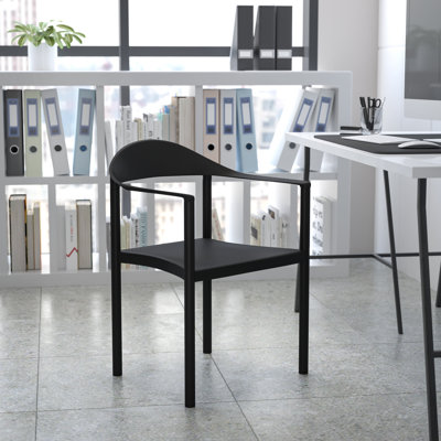 Chaise empilable en plastique Bryar