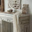 Foyer autoportant en bois massif beige