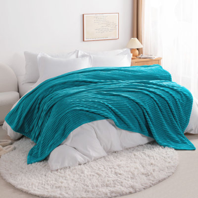 Couverture pour bébé en peluche?