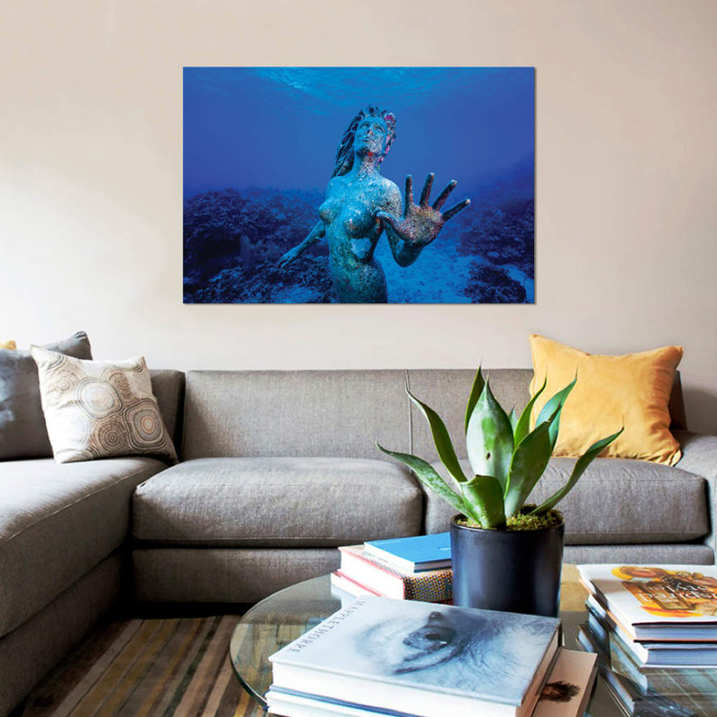 «Underwater Mermaid Statue at Grand Cayman Island», impression sur toile, H 18 po x l 26 po x P 1,5 po, Toile tendue
