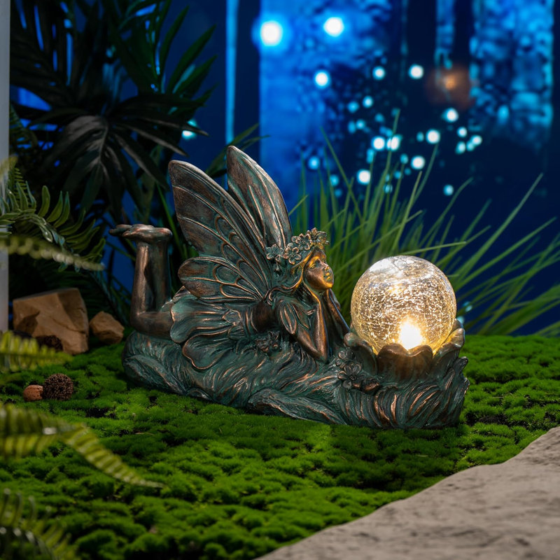 Statues de jardin féeriques en résine 12,8 "avec lumière solaire boule de verre