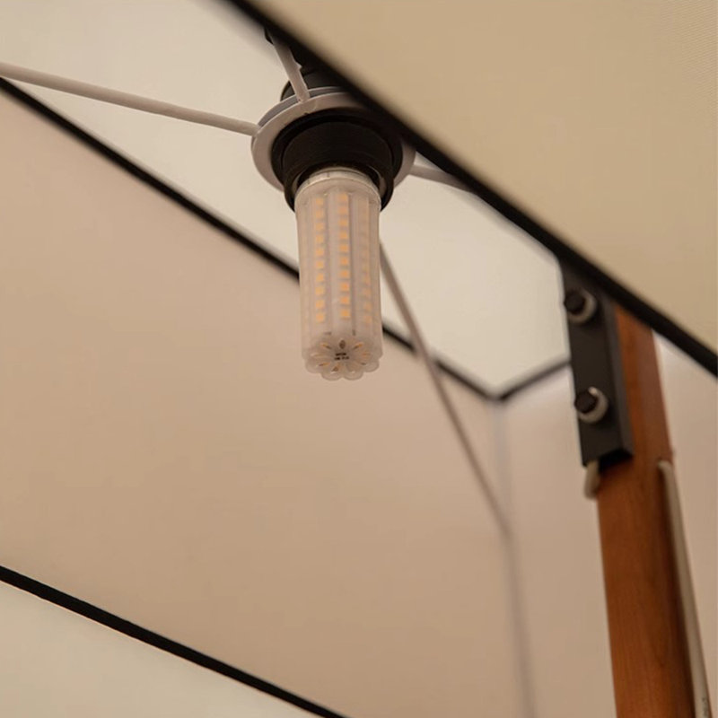Lampe sur pied à plateau en bois girafe Soild