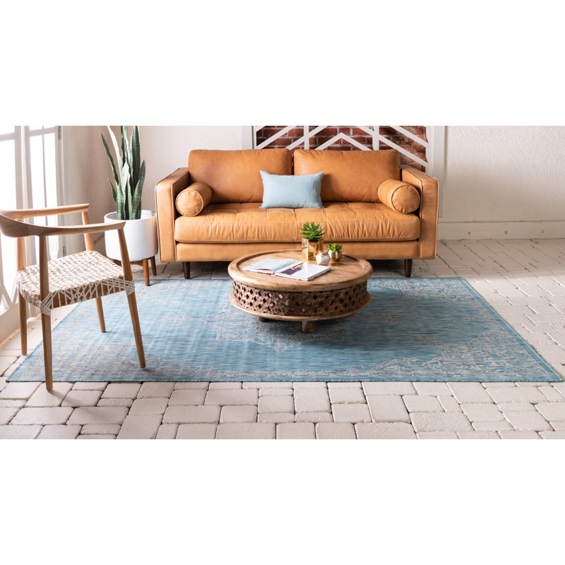 Crader Oriental Indoor / Outdoor Rug, Rectangle 7' x 10'