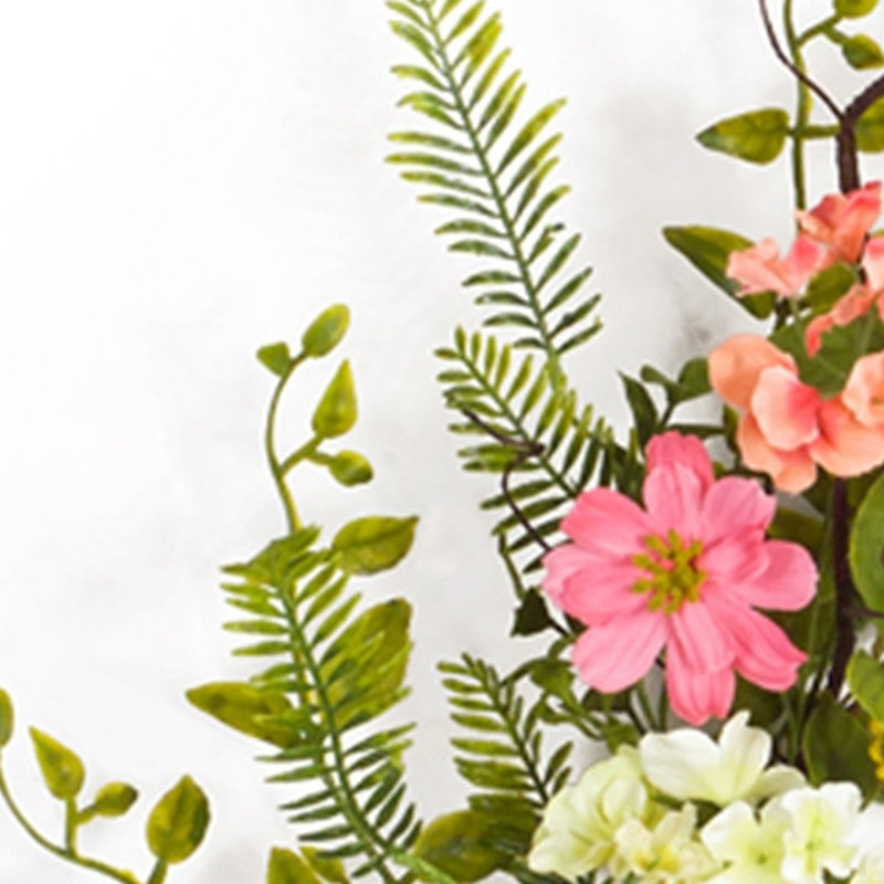 Couronne artificielle 27 po avec baies printanières roses et vertes