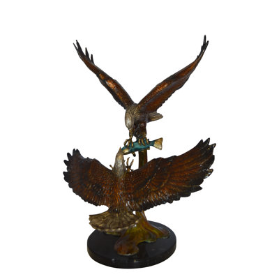 Statue bronze Deux aigles se battant avec un poisson Cielito - Taille: L 33 po x l 28 po x H 42 po.