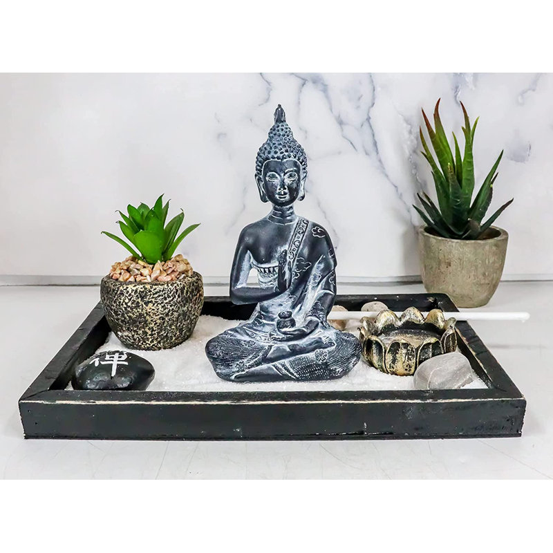 Moine bouddha en méditation