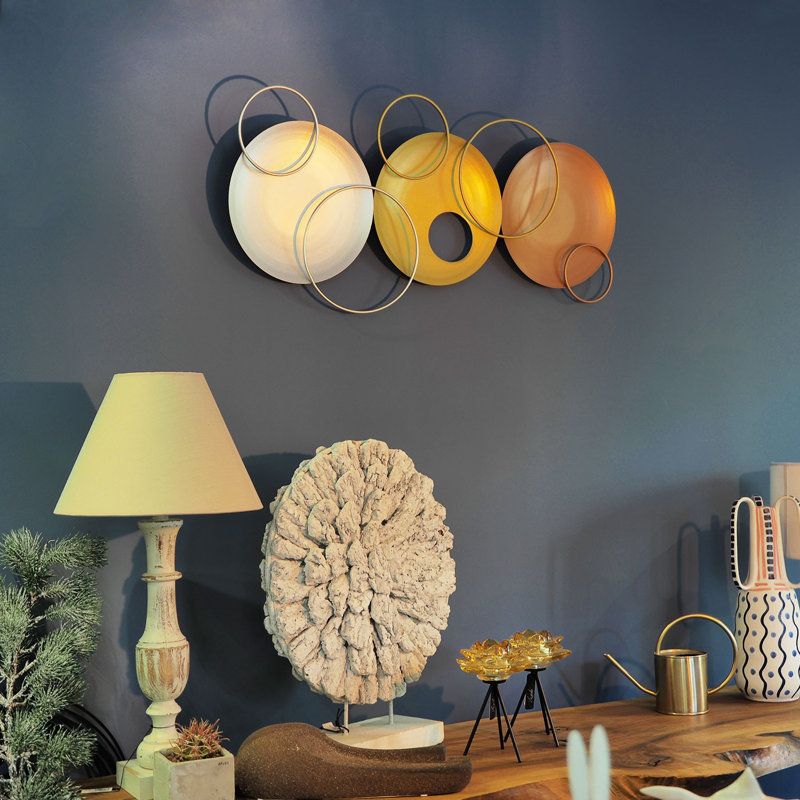 Élégant accessoire mural en métal 18,1 po x 38,6 po | 100% acier, épaisseur: 0,03 pouce | Finition élégante en or, argent et cuivre | Parfait pour la décoration intérieure, le salon et les espaces de bureau