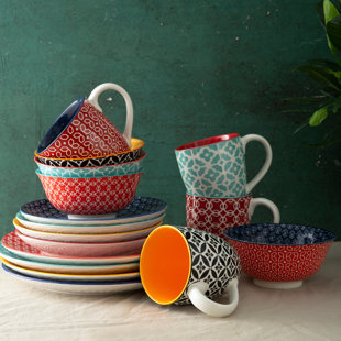 https://assets.wfcdn.com/im/49754246/resize-h310-w310%5Ecompr-r85/2129/212935302/dakota-fields-alitia-dinnerware-set-service-for-4.jpg