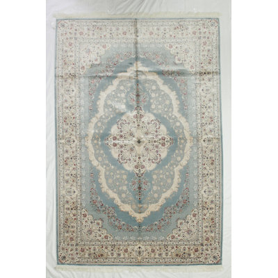 Silk Oriental Indoor Rug