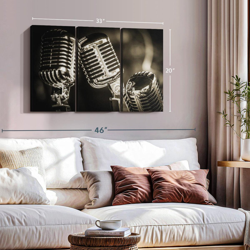 «Three Vintage Microphone» sur toile, H 20 po x l 33 po x P 1,25 po