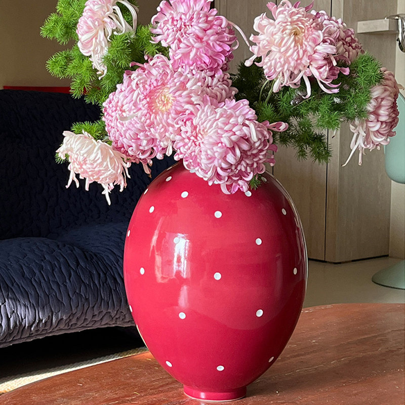 Vases de table en céramique rouge à pois faits à la main