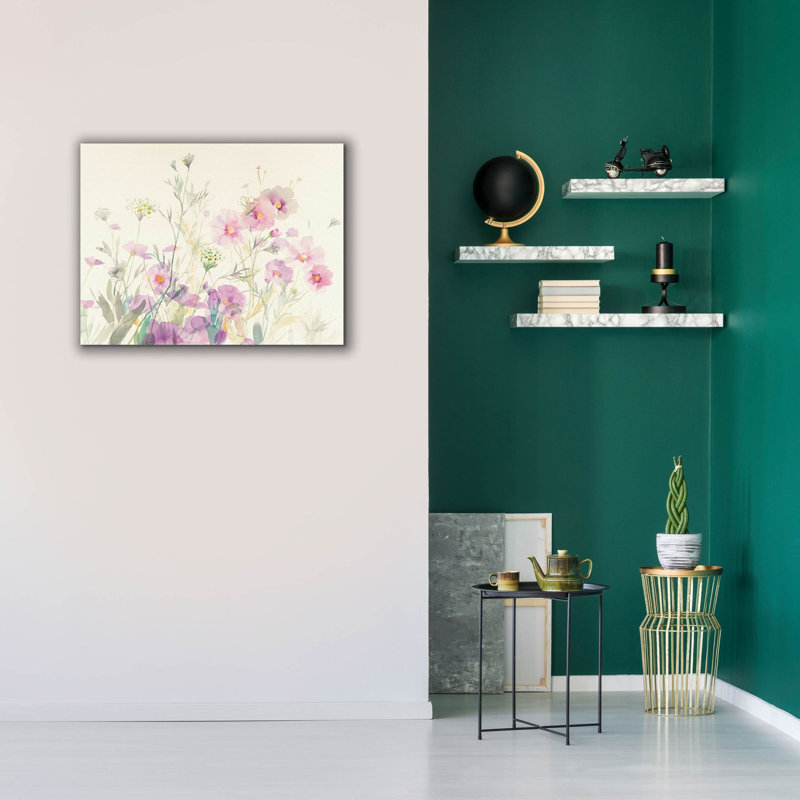 «Queen Annes Lace and Cosmos» par Danhui Nai, art mural sur toile, H 26 po x l 34 po
