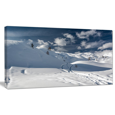 «Ski Tracks on a Slope», reproduction de photo sur toile tendue