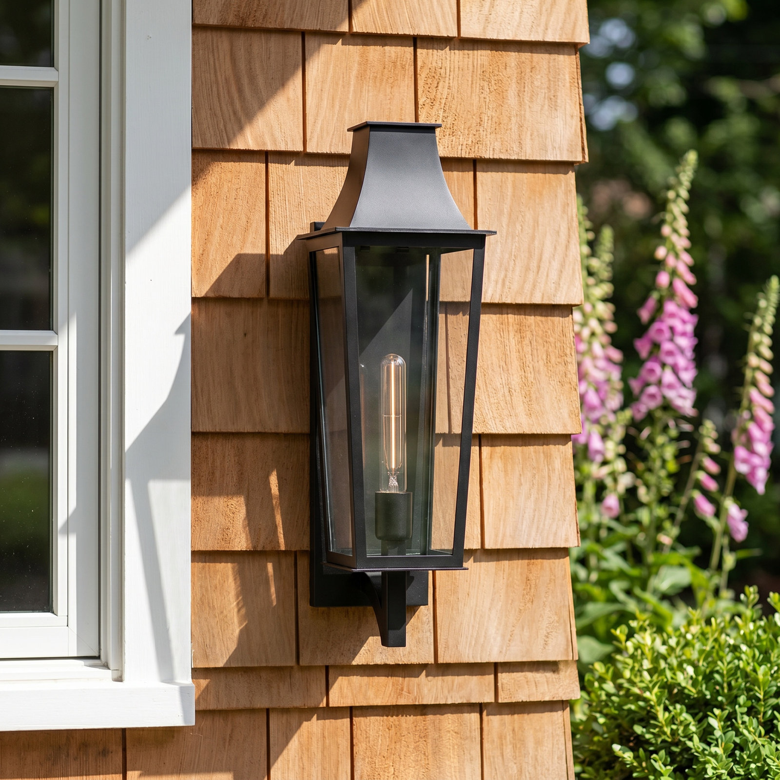 Hinkley Georgetown Outdoor Wall Lantern, Black, 21.75" H x 7" W x 8" D