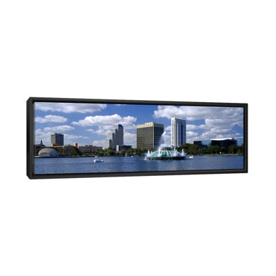 «Buildings at the Waterfront Lake Eola, Orlando, Florida», reproduction de photo sur toile