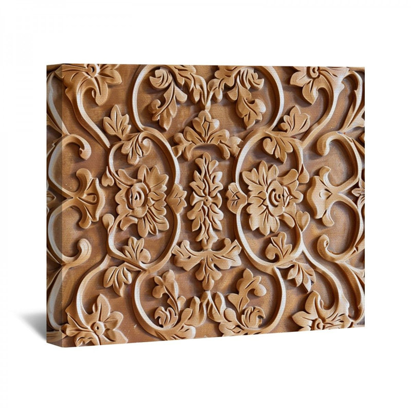 Sculpture florale sur bois, H 11 po x l 14 po