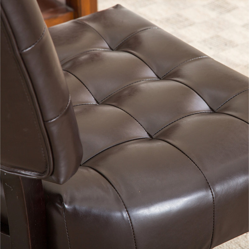 Fauteuil d'appoint brun avec dossier large, siège surdimensionné et revêtement en similicuir facile à nettoyer, excellente résistance à la lumière du soleil