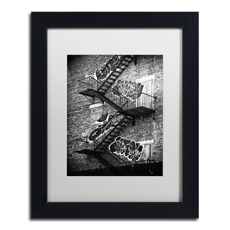 « philippe hugonnard, escape » par, reproduction de photo encadrée, H 14 po x l 11 po x P 0,5 po, Blanc