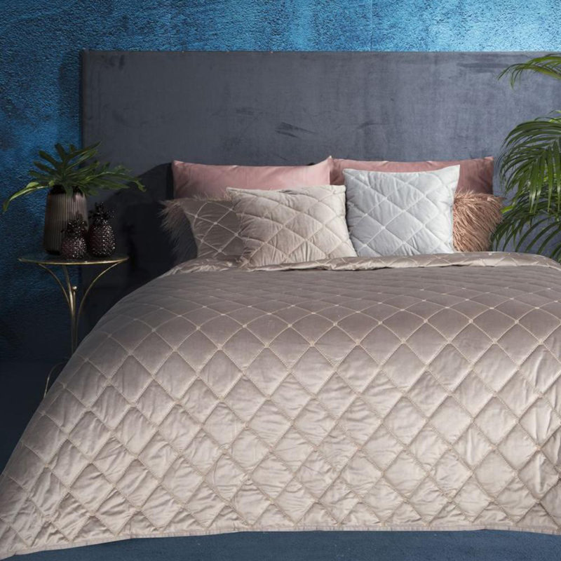 Polak No Pattern Bedspread