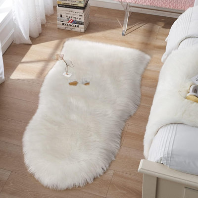 Small Faux Fur Rug 2X4 Ft Ultra Soft Sheepskin Rug Chair Sofa Co...