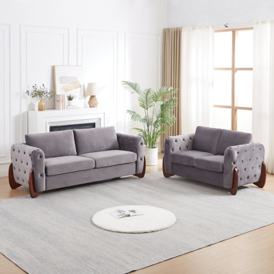 Canapé classique en velours avec capitonnage à boutons comprenant des pieds en bois courbés, des accoudoirs courbés élégants, deux coussins de dossier et deux coussins de siège pour le salon.