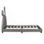 Lit plateforme tapissier simple avec ornement en forme de lapin-528655181