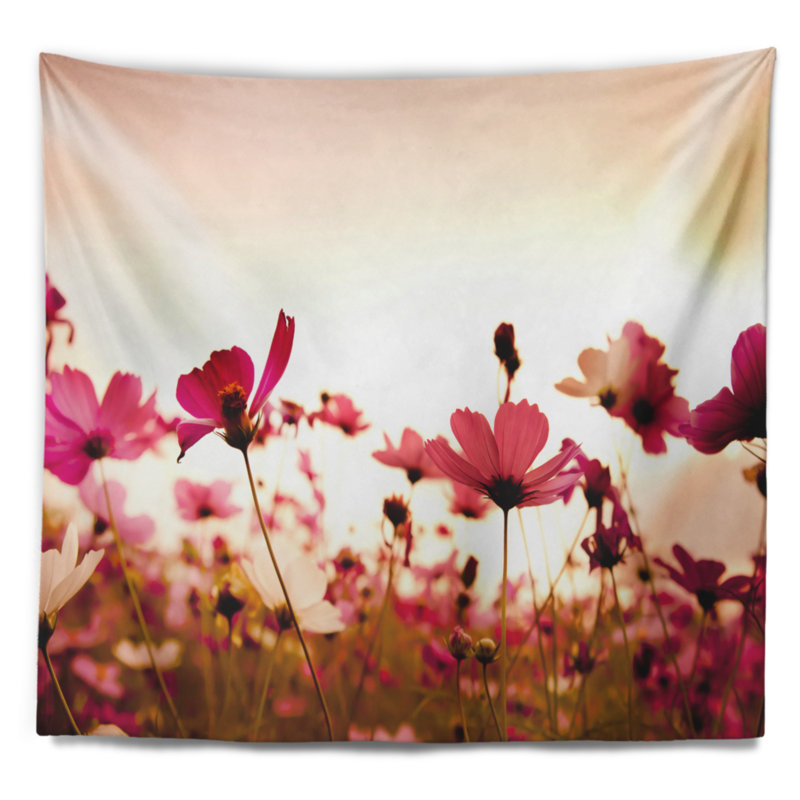 Tapisserie fleurs cosmos sur fond rose, H 32 po x l 39 po