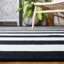 Tapis rayé noir / ivoire en coton tissé à la main Brookvale-1290940841