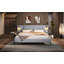 Lit tapissier chic en lin avec lumières et tablettes intégrées-1839062188