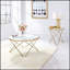 Table basse Mid-Century moderne avec plateau en verre givré et cadre au fini champagne pour des salons élégants