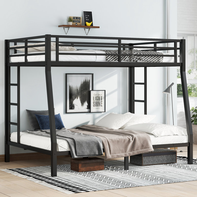 Lit superposé double au-dessus de très grand lit en métal noir, support robuste, peu encombrant, aucun sommier nécessaire