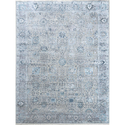 Floral Area Rug in Gray/Light Blue