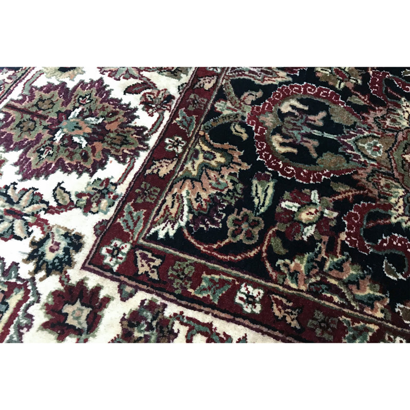 Sona Hand Woven Wool Oriental Area Rug