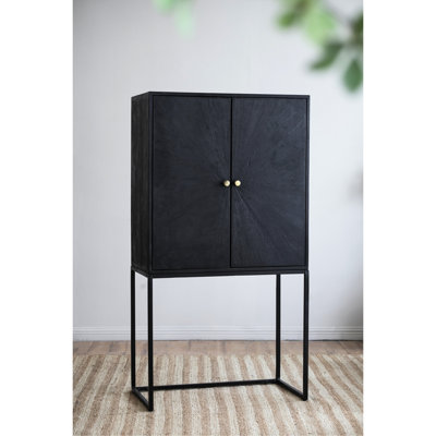 Armoire 31,5 po x 16,5 po x 60 po, noire - élégante et pratique avec base en fer, deux portes pour le salon, la chambre à coucher et la salle à manger.