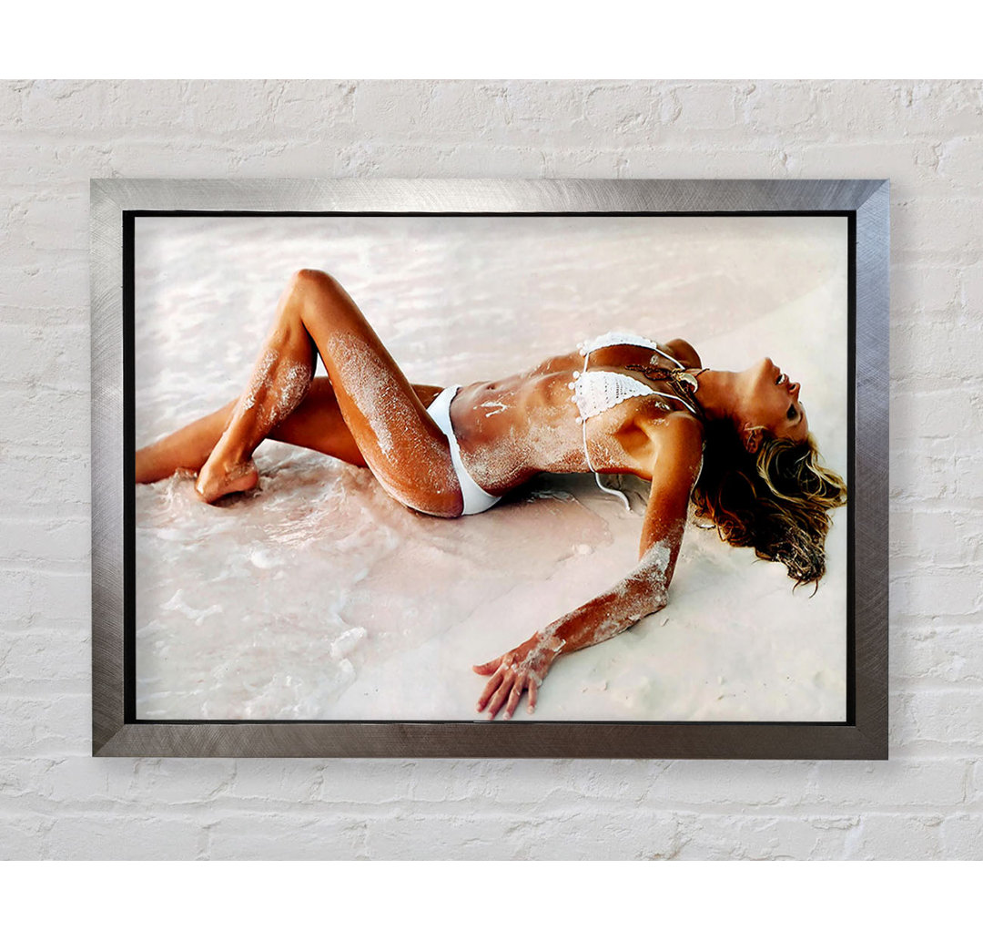 Elle Macpherson In The Sea - Einzelne Bilderrahmen Kunstdrucke