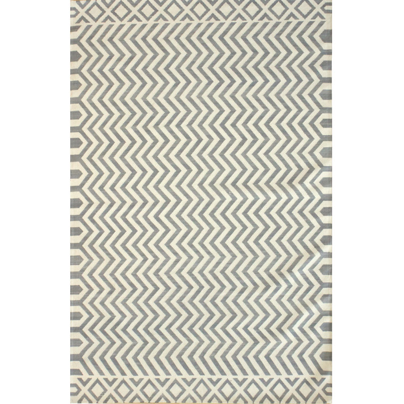 Zigzag Chevron Area Rug in Beige/Gray, Rectangle 4'2" x 5'11"'