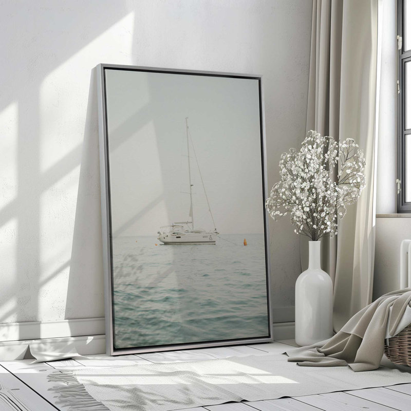 Impression sur toile Serene Sail, Cadre flottant or poli, H 48,75 po x l 32,75 po x P 1,75 po
