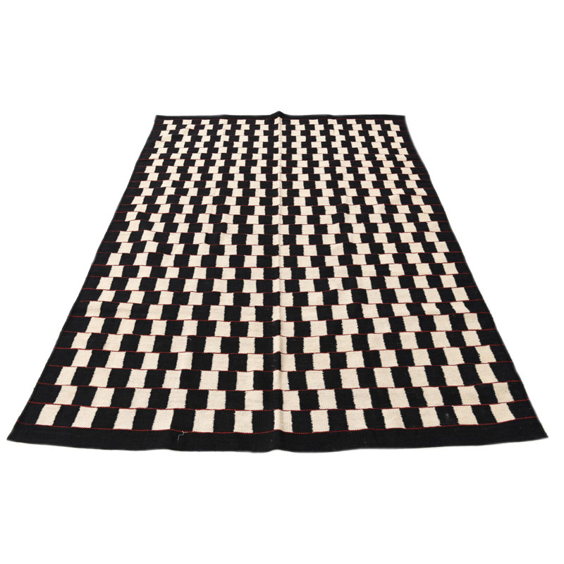 Tapis noir et blanc Newsom