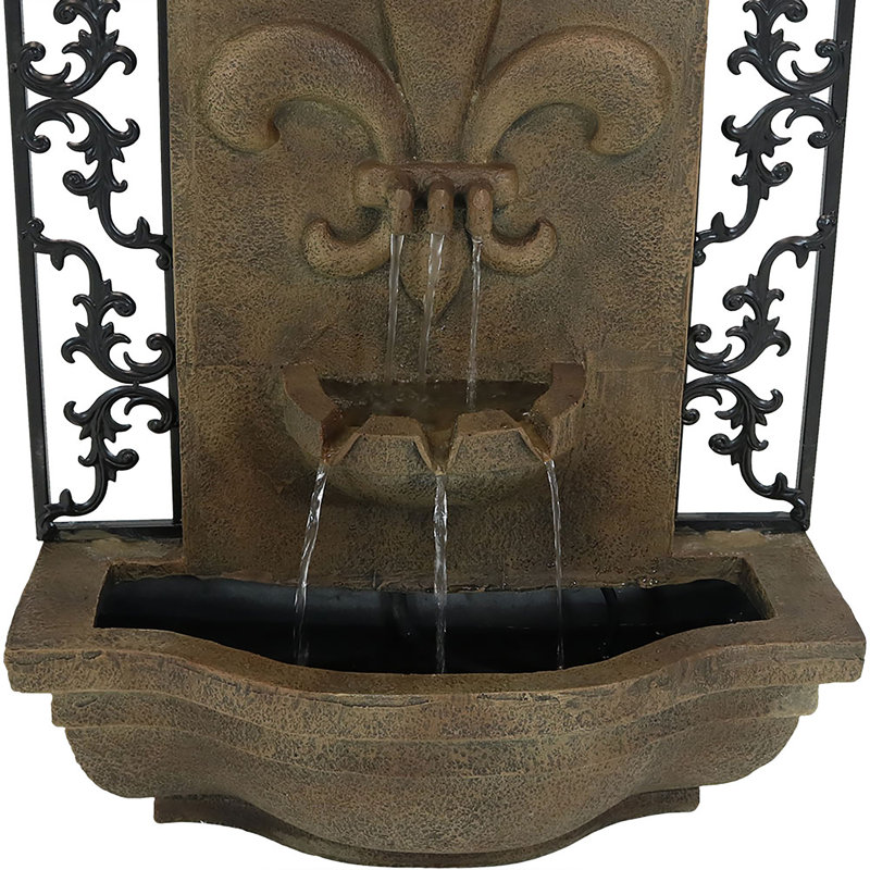 Fontaine murale d'extérieur solaire en polystone French Lily avec pile de secours - pierre florentine, Pierre florentine