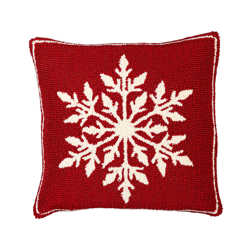 Snowflake Indoor/Outdoor Polypropylene Hooked Pillow, 18"x18"