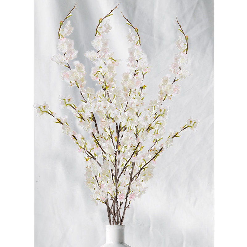 Arrangement de fleurs de cerisier