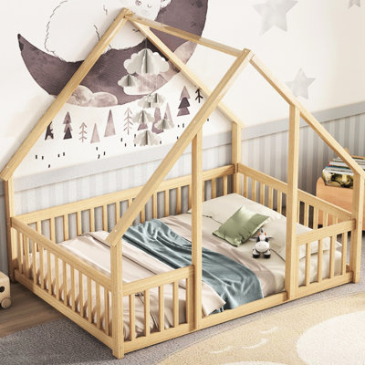 Lit au sol en bois de pin naturel avec garde-corps en forme de maison - Offrez une maison de repos confortable faite pour le confort