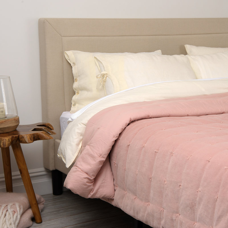 Gamora Velvet Quilt, Pink, Twin Quilt