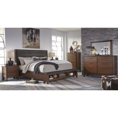 Ensemble de chambre à coucher personnalisable à panneau de rangement rembourré Ralene
