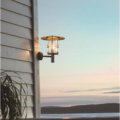 Outdoor Armed Sconce