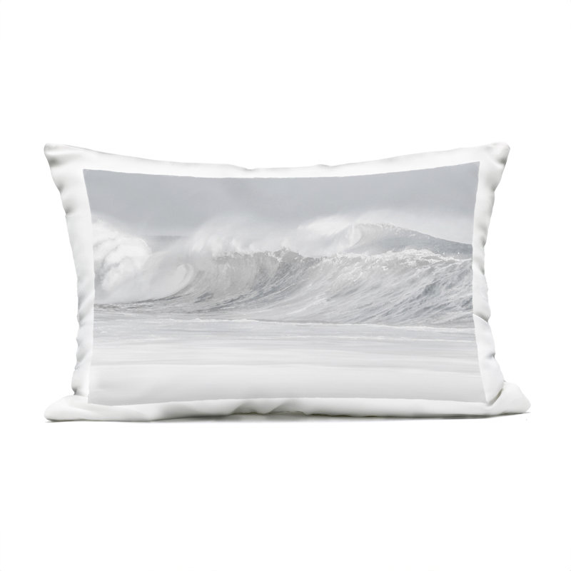 Coussin extérieur Cresting Beach Wave Design par Maggie Olsen