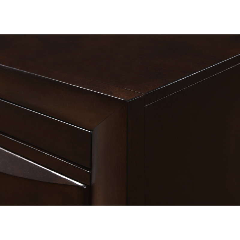 Commode de chambre contemporaine à 5 tiroirs - Finition brune et matériau en bois massif